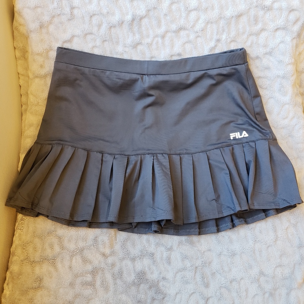 FILA Women's Gray Tennis/Golf Skirt with Built-in